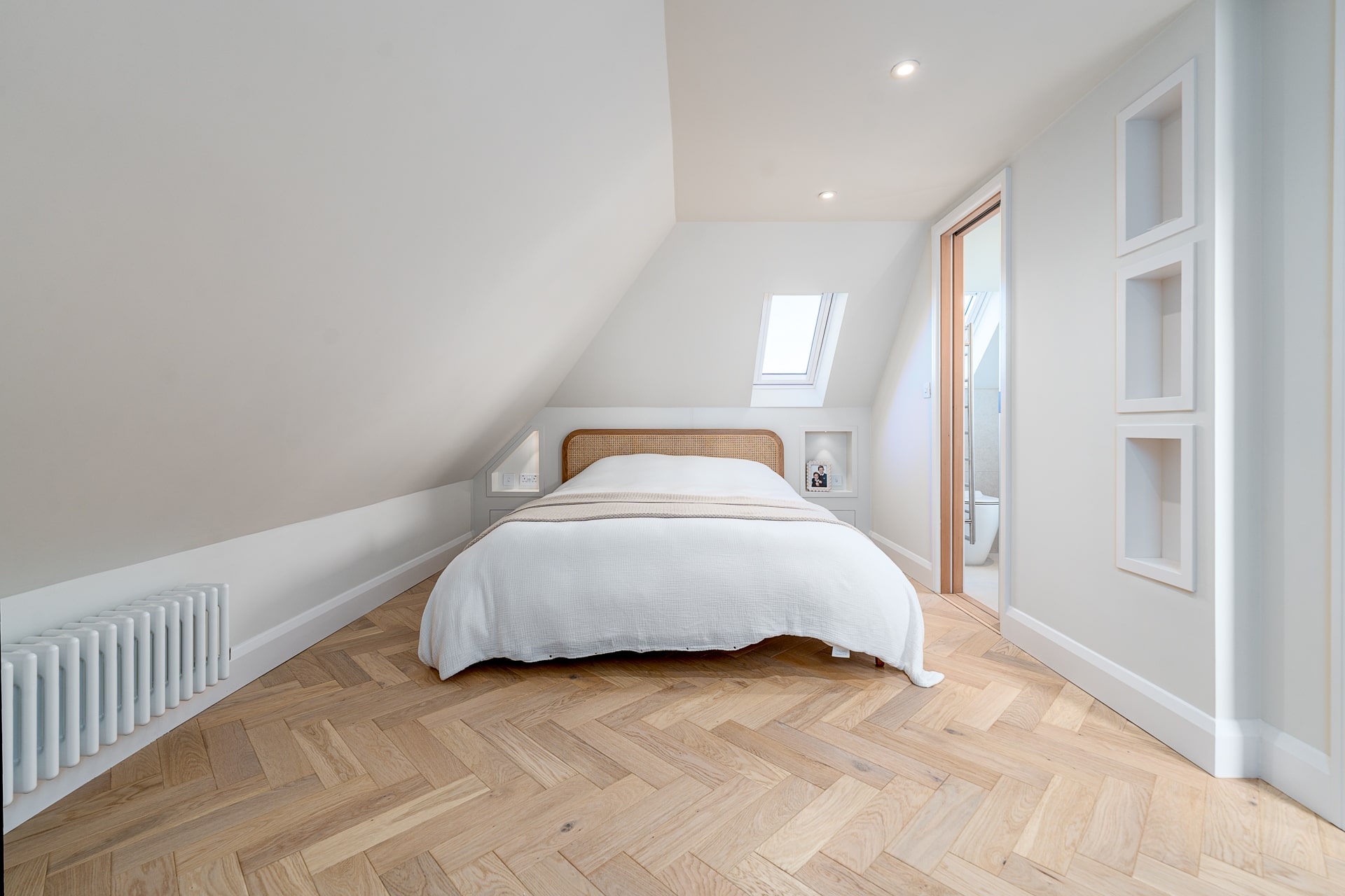 28 Oldfield Crescent Bedroom-1-min
