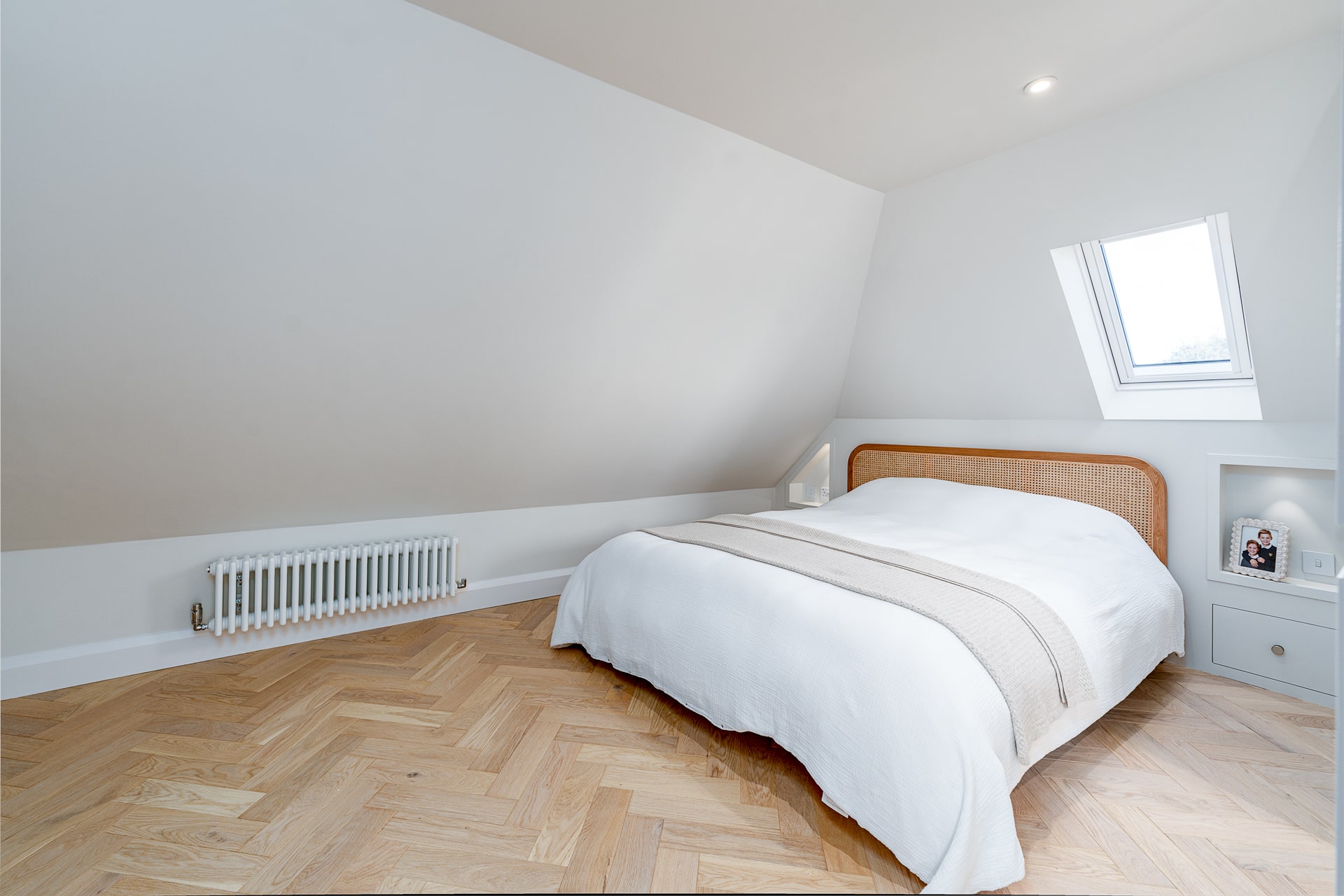 28 Oldfield Crescent Bedroom-2-min