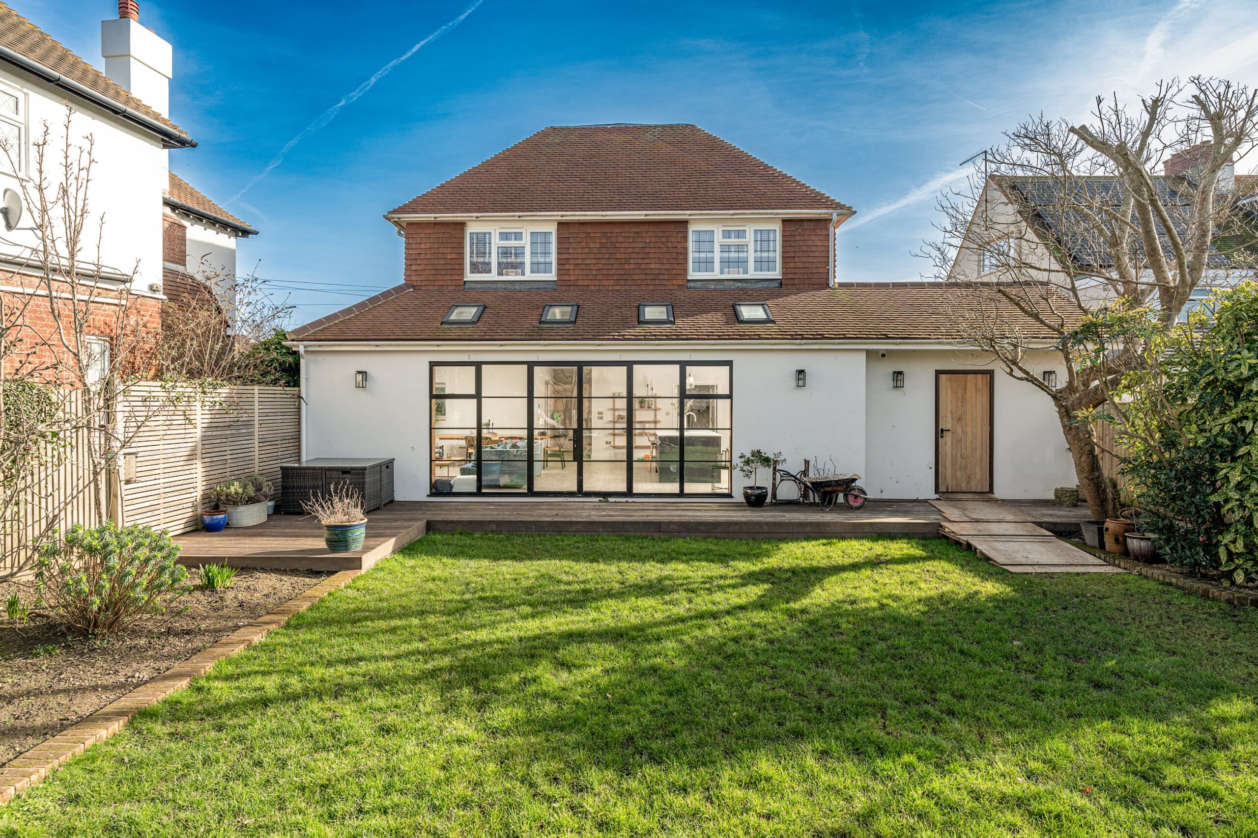 28 Oldfield Crescent Final-25-min